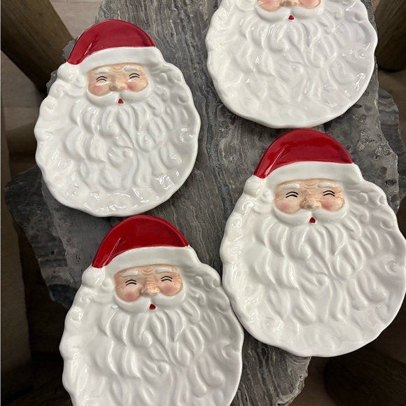 Unused 8 Oak Lane for Neiman Marcus Santa Dessert Plates, Set of 4 - Picture 2 of 4
